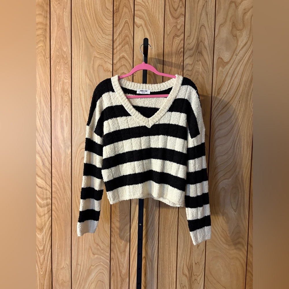 HYFVE Black & Cream Striped Sweater Top Size Small